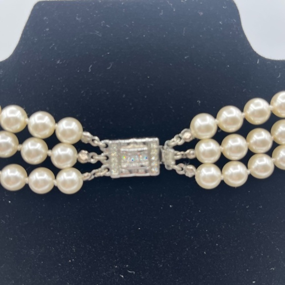 Camrose and Kross three strand necklace - Picture 2 of 3